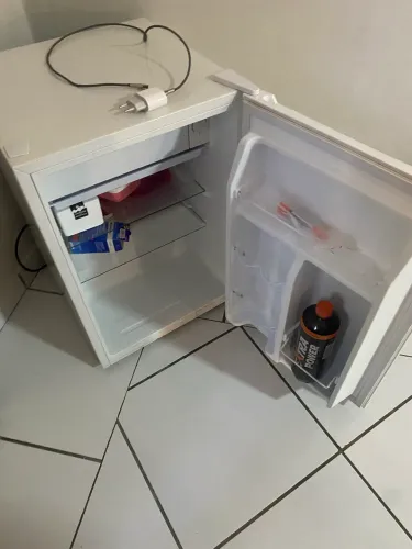 Vendo Frigobar seminovo