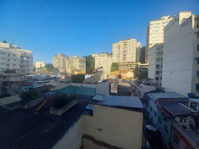 Apartamento - / Residencial / Laranjeiras