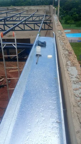 Calhas rufos e pingadeiras fabricamos e estalamos 