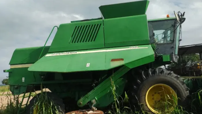 Colheitadeira John Deere 1550