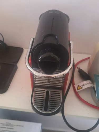 Cafeteira Nespresso Pixie - Troco em 3 corações.