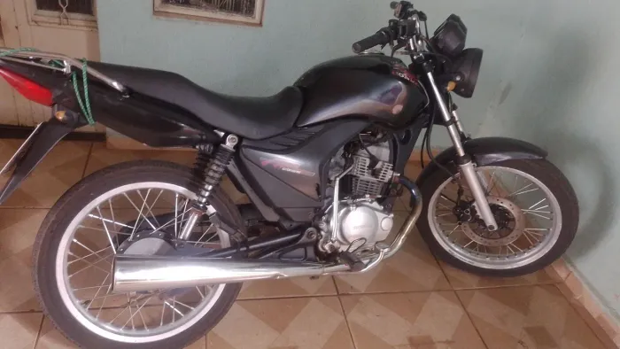 Moto muito boa economica
