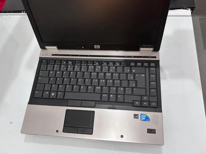 Notebook HP Clássico (Retrô) - Estado Impecável para Colecionadores e Entusiastas!