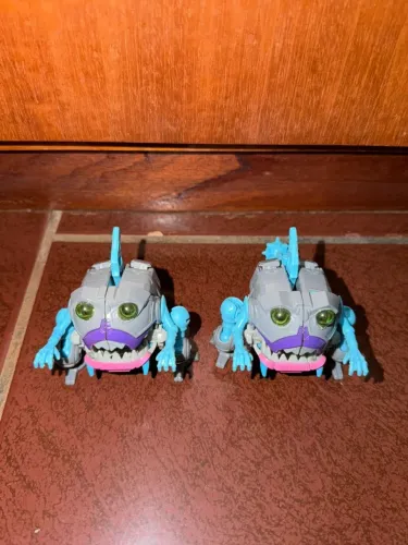 Transformers Titans Return - Legends Class: Gnaw