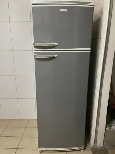 Geladeira Dako 380 (ótimo estado)