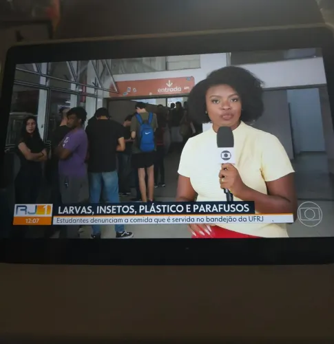 Vendo tv LG 42" funcionando perfeitamente 