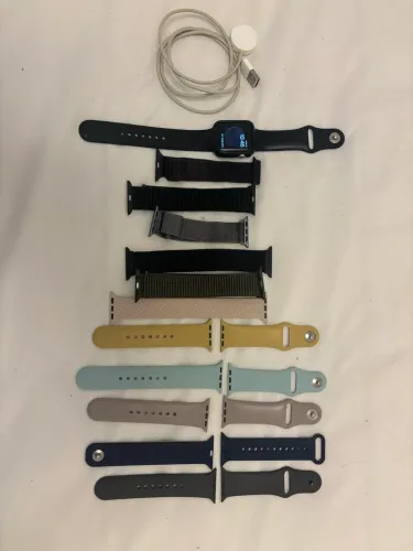Apple Watch series 3 38mm com capinha + carregador + 12 pulseiras acompanhando