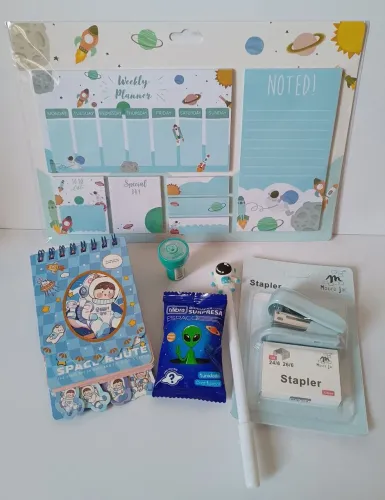 Kit Papelaria Azul com Tema de Astronauta e Espaço 