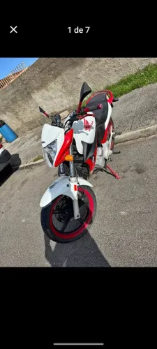 Vendo cb300 branca 2011
