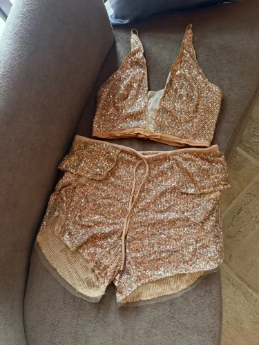 Roupa de glitter bege carnaval festa