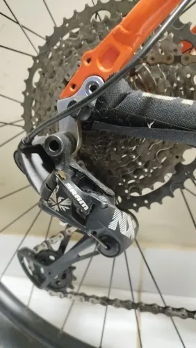 Bike MTB 12v com suspensão a ar