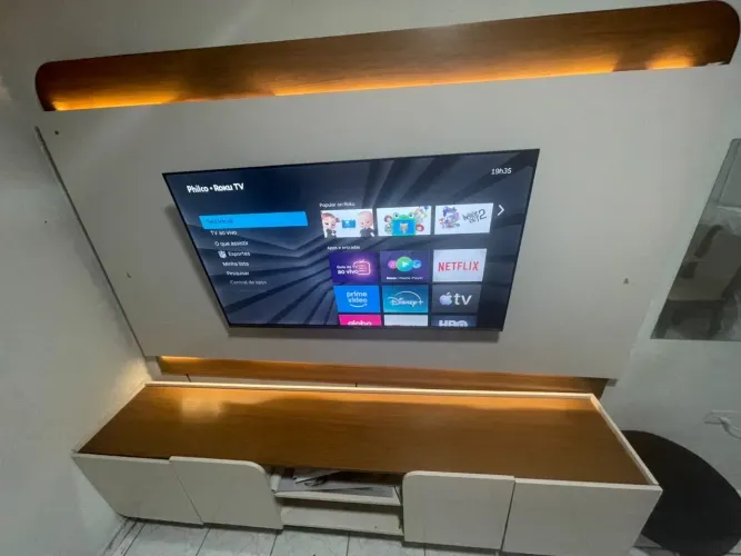Rack com painel de led