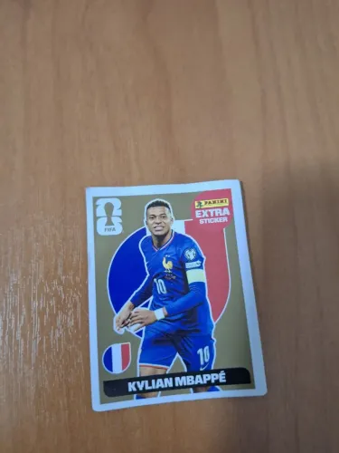 FIGURINHA MBAPÉ OURO