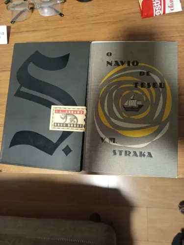 Livro o navio de teseu