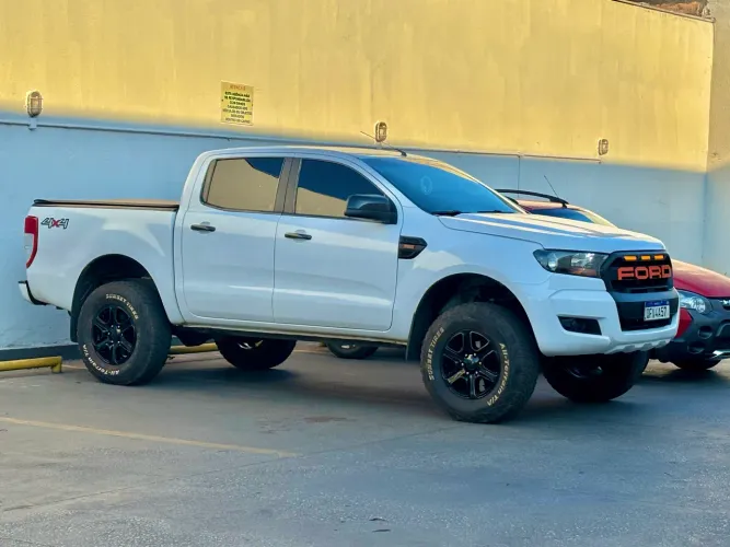Ford Ranger XLS 2.5 16V 4X2 CD Flex 2017