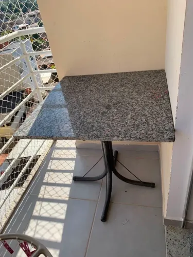 Mesa com 4 cadeiras