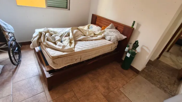 Cama de casal, madeira de YPE rústica aceito oferta