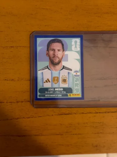 FIGURINHA MESSI (BORDA AZUL) - PANINI FIFA COPA DO MUNDO 2026