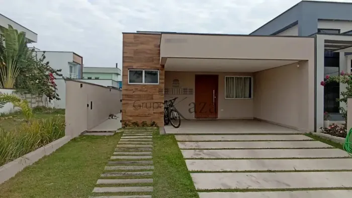 Oportunidade - Casa em Condomínio - Jacareí - Condomínio Bosque dos Manacás - 3 Dormitório