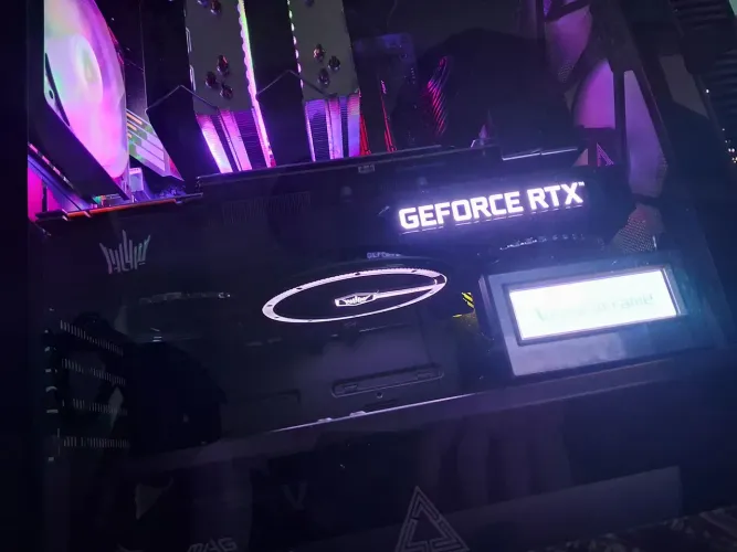 VENDO PLACA DE VÍDEO NVIDIA GEFORCE RTX  2080 SUPER 