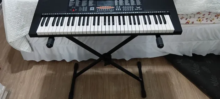 Teclado Musical Bravo BP - 100 61 teclas completo.