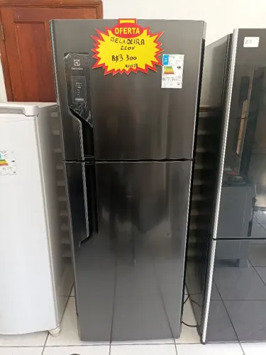 Geladeira ELECTROLUX 220V NOVA 