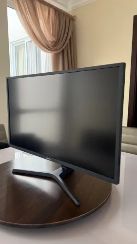 Monitor UHD Samsung 32", 4K, HDMI, Display Port, Freesync, Preto, Série UJ590