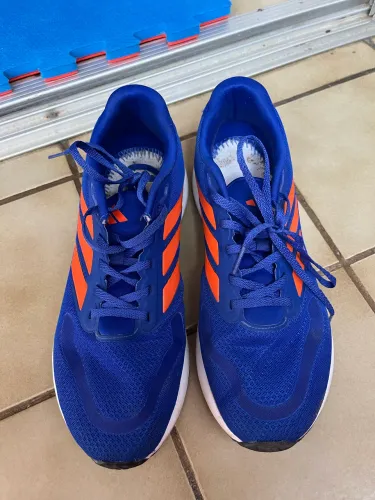 Tênis adidas 