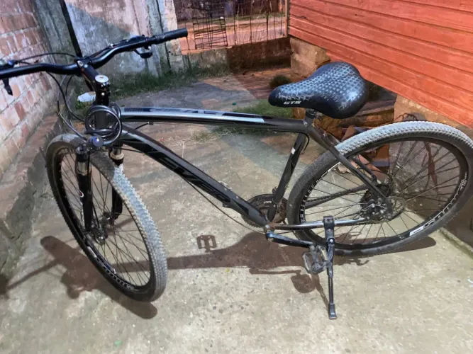 Vendo bike de barbada,para desocupar espaço, aberta a negociação