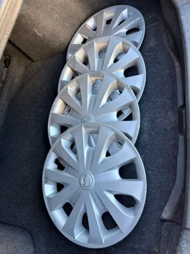 Vendo calotas original nissan aro 15