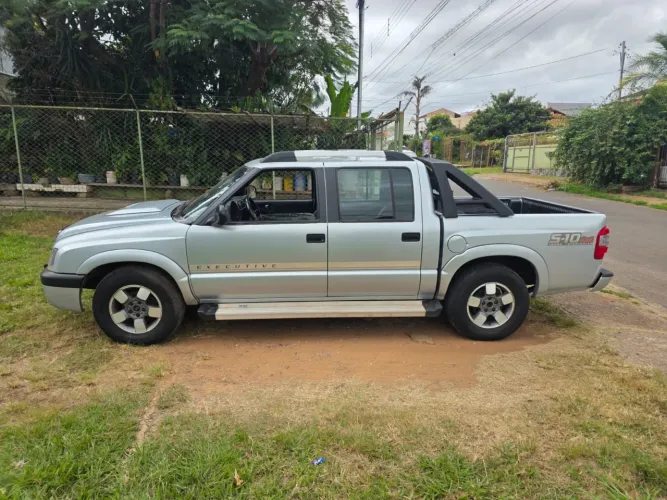 Chevrolet S10 Pick-up Exec. 2.8 4X4 CD TB Int.dies 2010