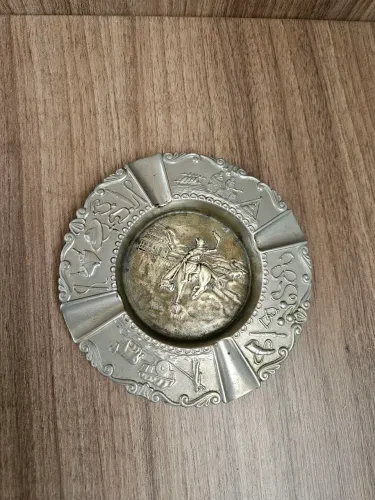 Cinzeiro vintage metal