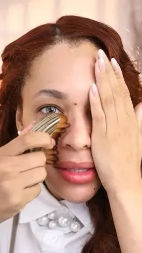 Escova de massagem facial 