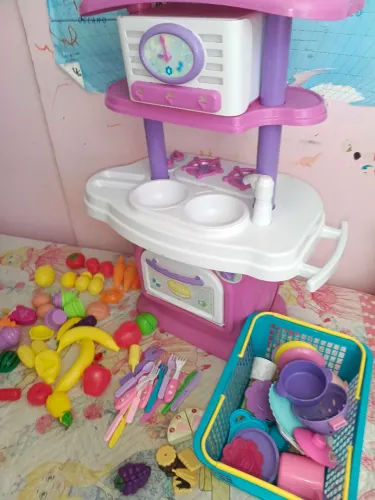 Cozinha infantil, todos itens da foto, frutas , verduras, cesta ..