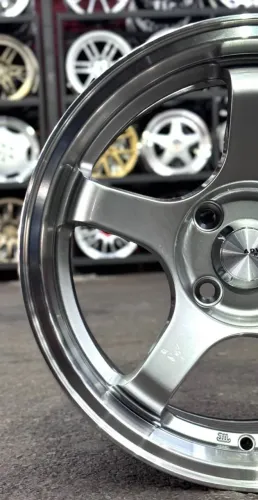 rodas Advan GT aro 15 Furação 4x100 Tala 6.5