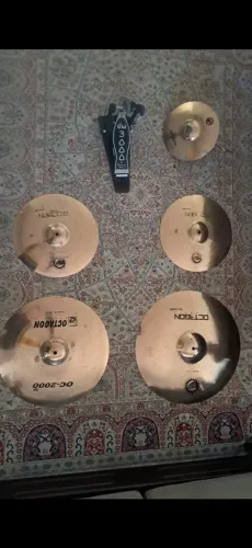 Pratos Octagon novos e pedal importado