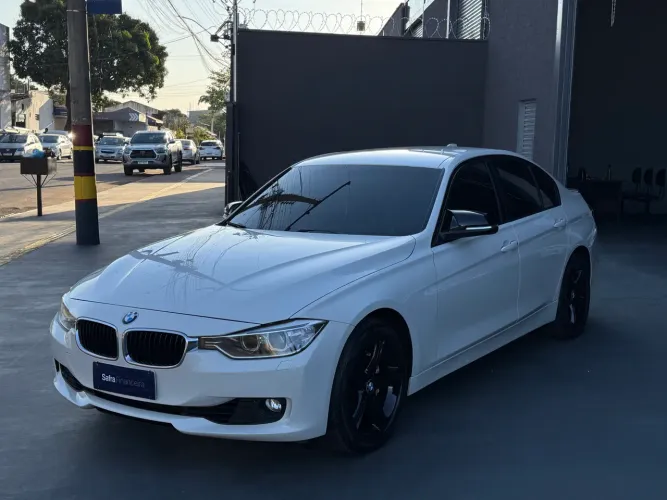BMW 320I A 2.0 Turbo/activeflex 16V 184cv 4P 2014
