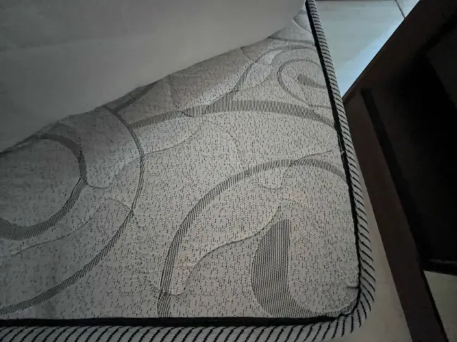 Cama de casal 2 mês de uso
