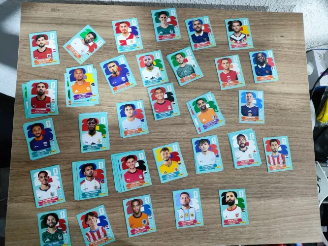 500 Figurinhas jogadores aleatórios sem repetição panini copa 2026