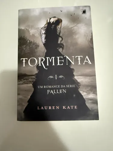 Livro: Tormenta. Lauren Kate.