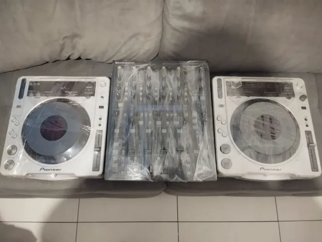 Par de Cdj 800 Mk2 e Mixer DDM4000