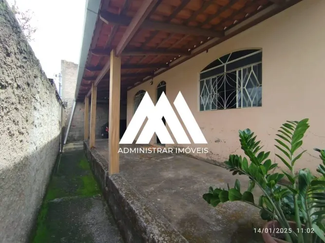 Vendo casa em Itaúna em excelente localização!
