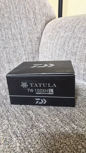 Carretilha daiwa tatula tw 100xhl esquerda