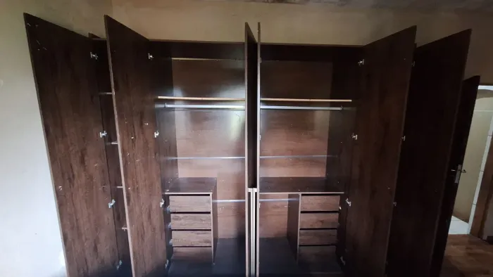 Vendo guarda roupa 6 portas 