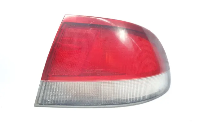 Lanterna Direita Mazda 626 92 93 94 95 96 97 Detalhe  Direito Vermelho