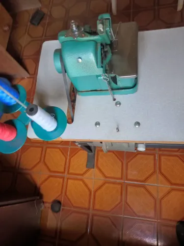 Máquina de costura Singer hoverlock