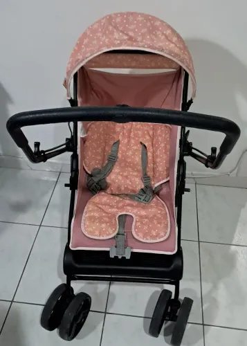 Vendo carrinho de bebê tutti
