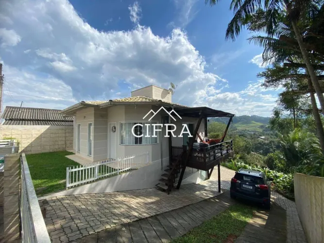 Casa de Alvenaria - Venda - 03 dormitórios - Semi Mobiliada - 120m2 - Bairro Casan - Salet
