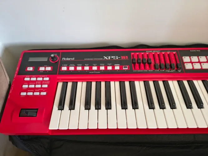 Teclado Sintetizador XPS-10 vermelho