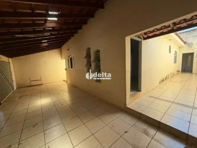 Casa com 4 quartos sendo 1 suíte disponível para locação e venda no bairro Nossa Senhora d